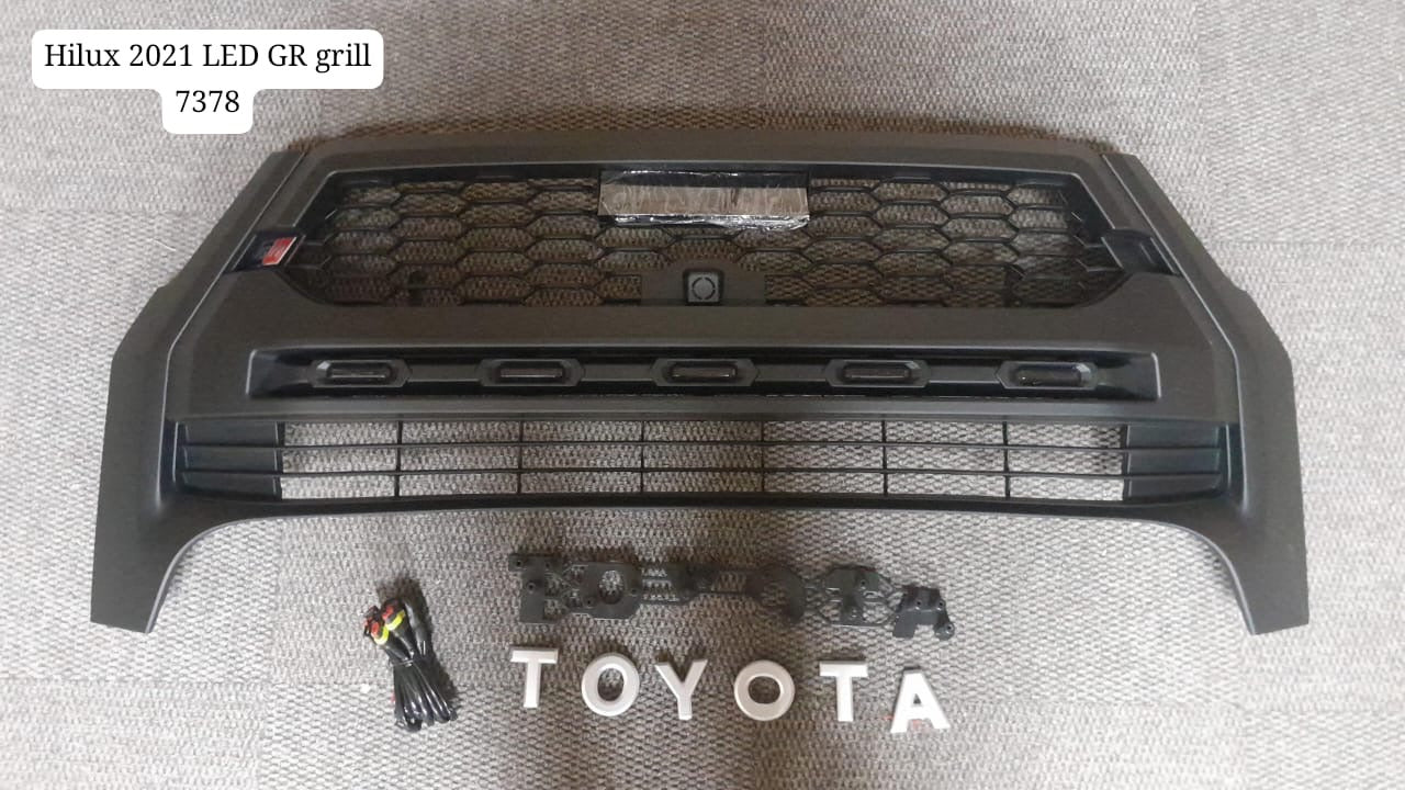 Toyota Hilux 2021 + LED GR Grill R
