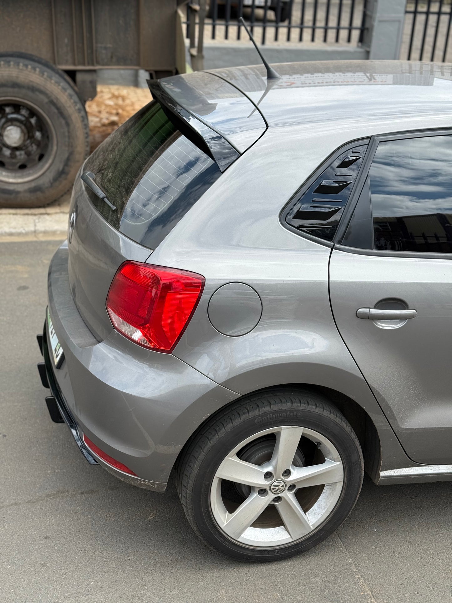 VW Polo Tsi/Vivo Rear Add-On Diffuser