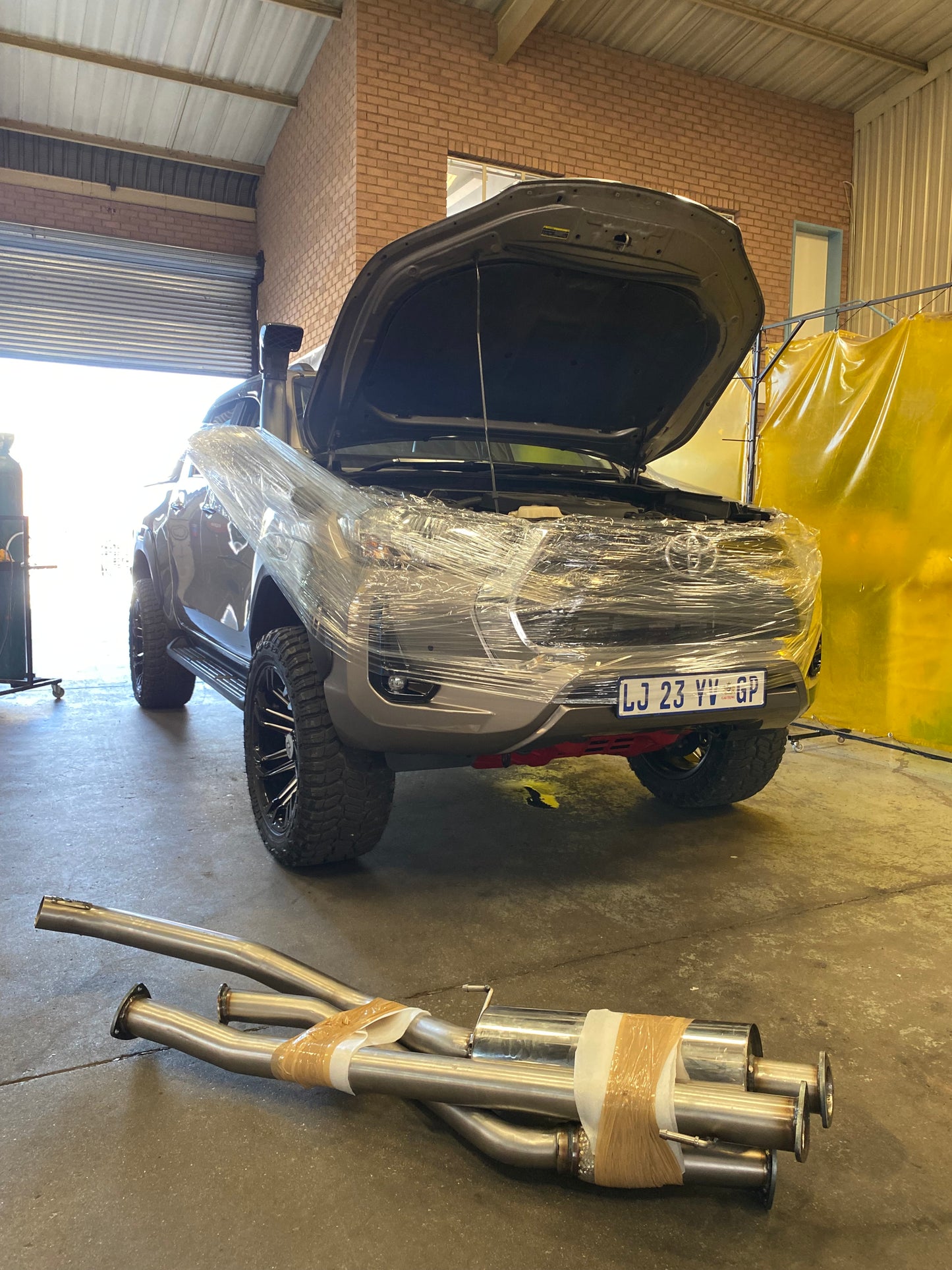 Toyota Hilux Stage 2 & Exhaust Package