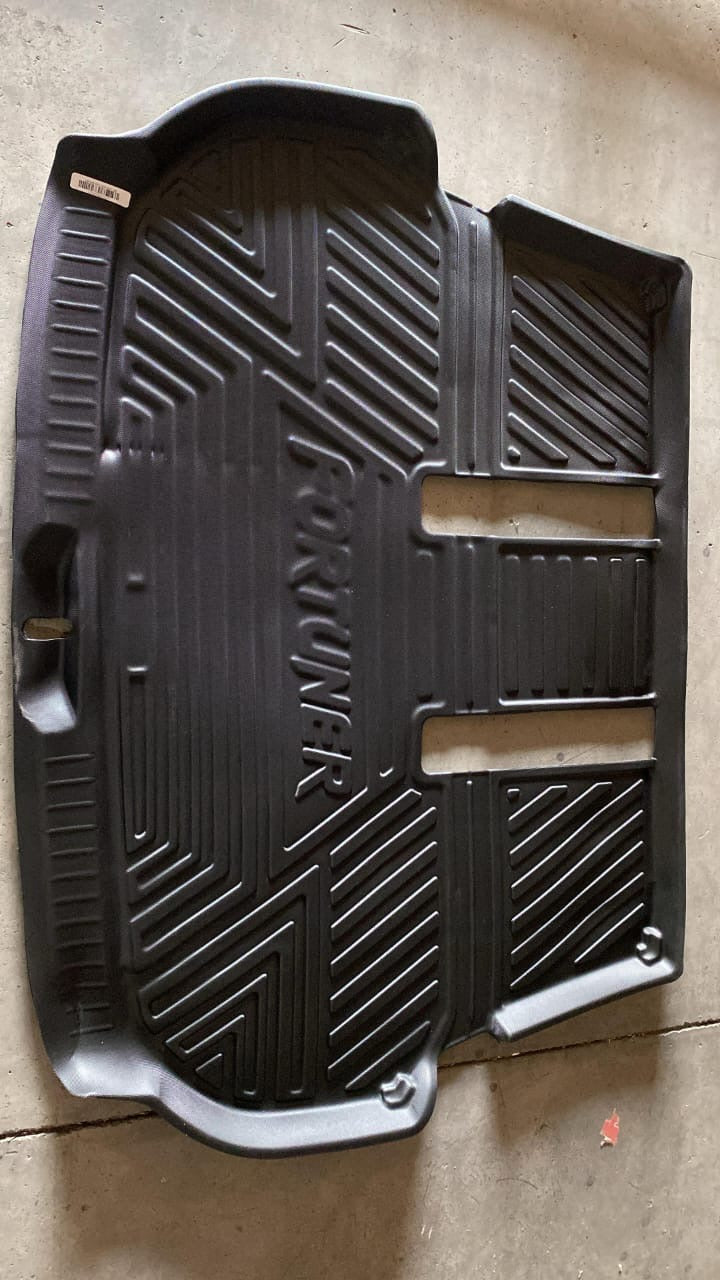 Toyota Fortuner 2016 - 2020 Rear Trunk Cover