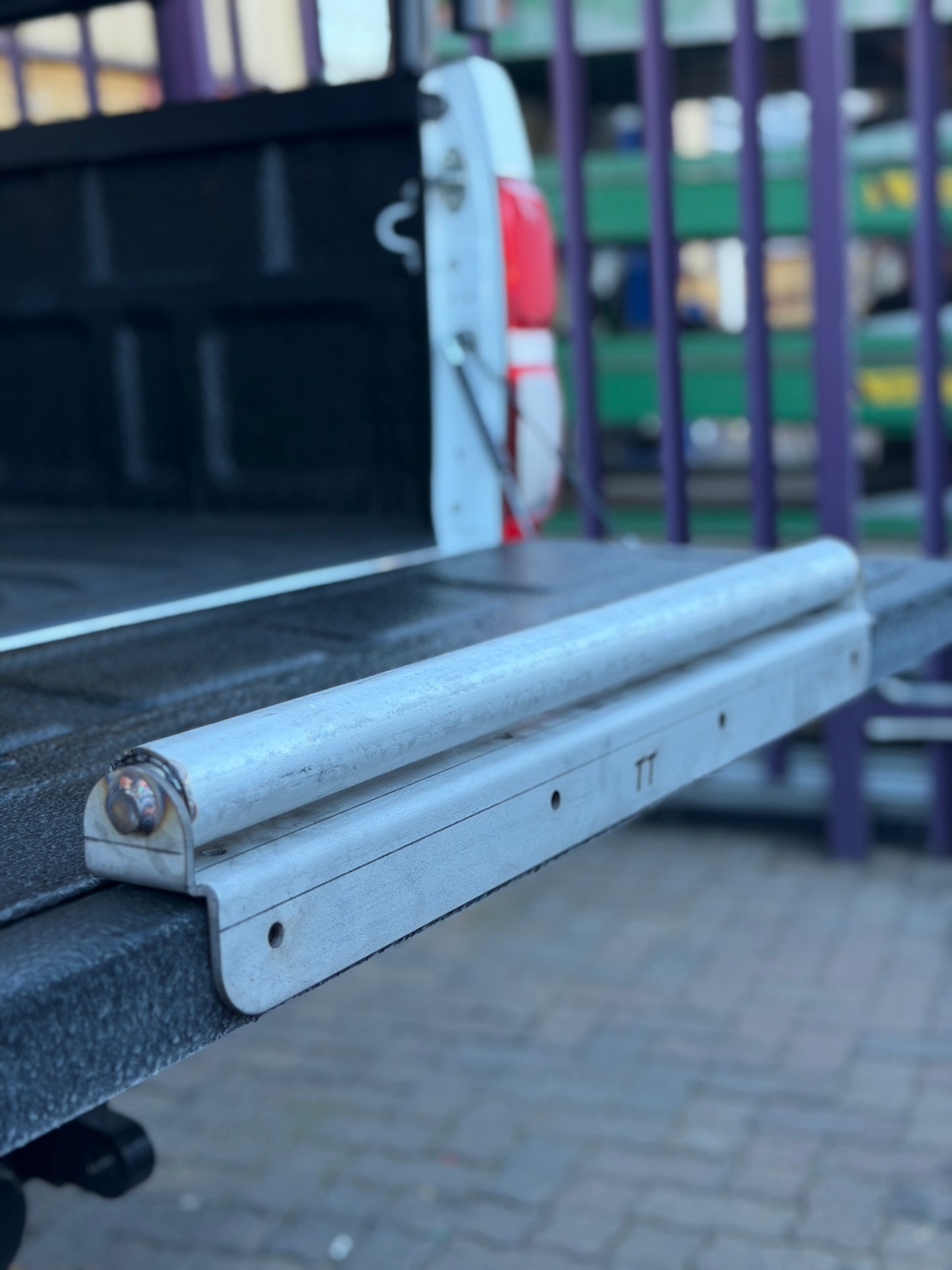 Tailgate Roller