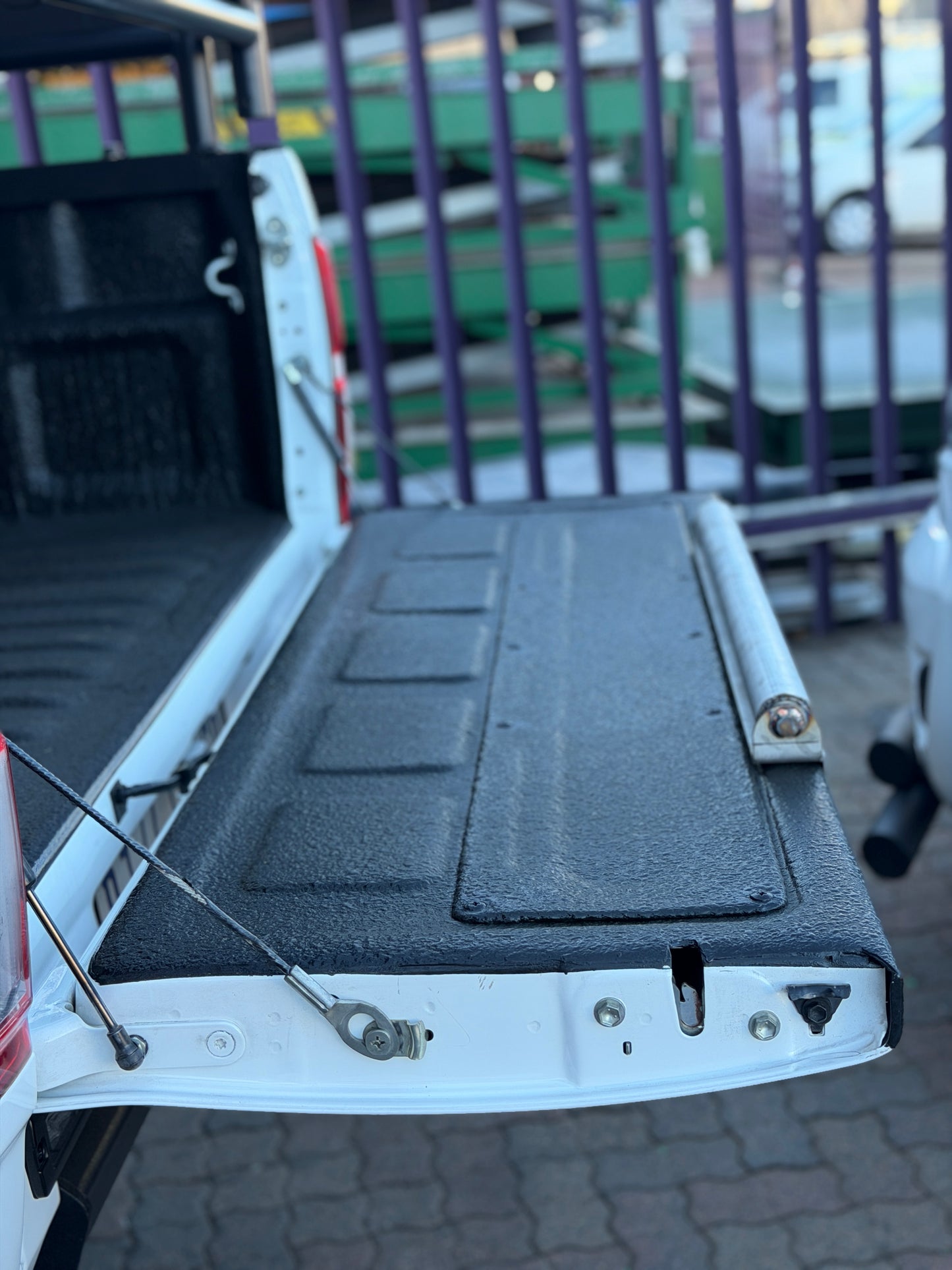 Tailgate Roller