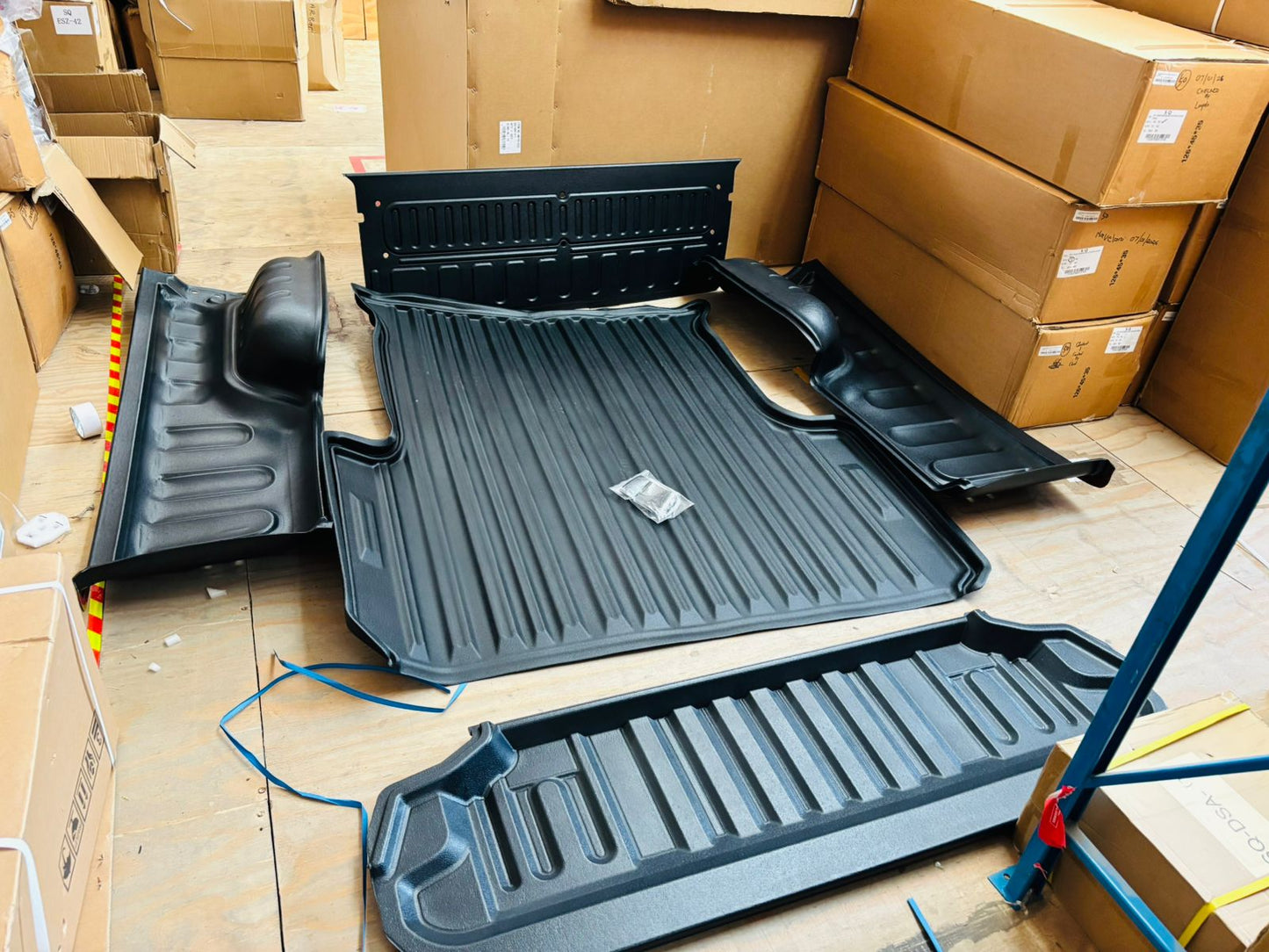 Toyota Hilux 2016+ Rear Trunk Cover
